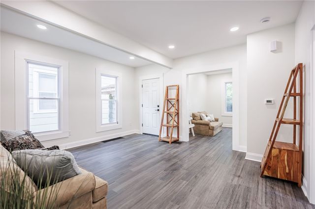 33 Mount Vernon Avenue, Rochester, NY 14620
