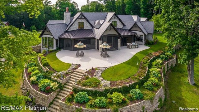 1286 Gray Fox Court, Howell, MI 48843