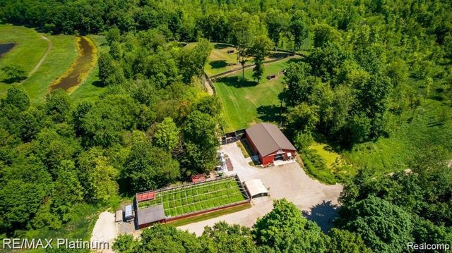 1286 Gray Fox Court, Howell, MI 48843