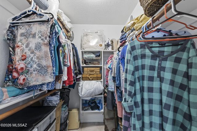 940 W Rio Magdalena, Green Valley, AZ 85614