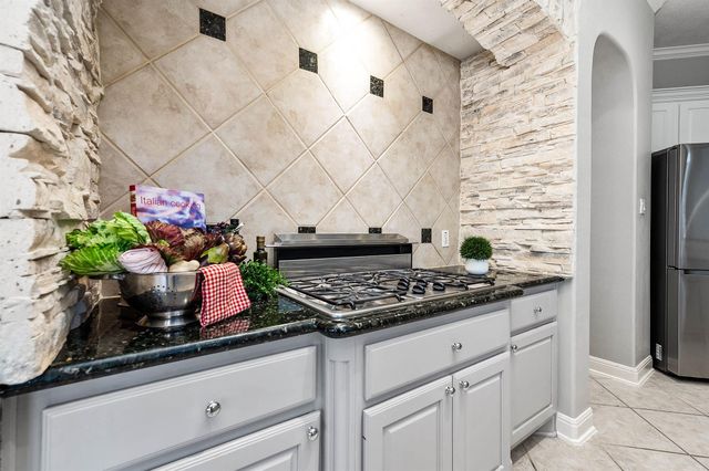 15114 Beech Fork, Sugar Land, TX 77498