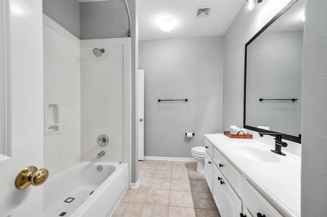 15114 Beech Fork, Sugar Land, TX 77498