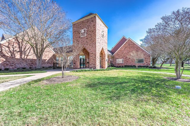 15114 Beech Fork, Sugar Land, TX 77498