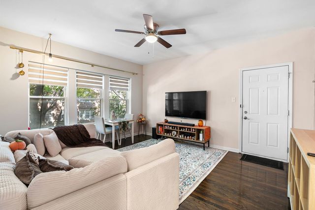 4857 N Lawndale Avenue 202, Chicago, IL 60625