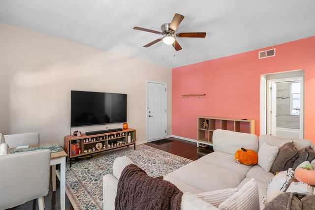 4857 N Lawndale Avenue 202, Chicago, IL 60625