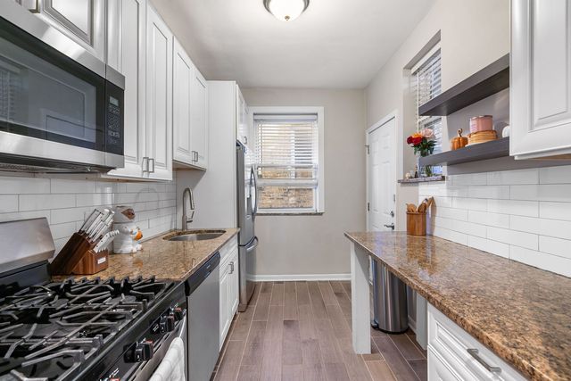 4857 N Lawndale Avenue 202, Chicago, IL 60625