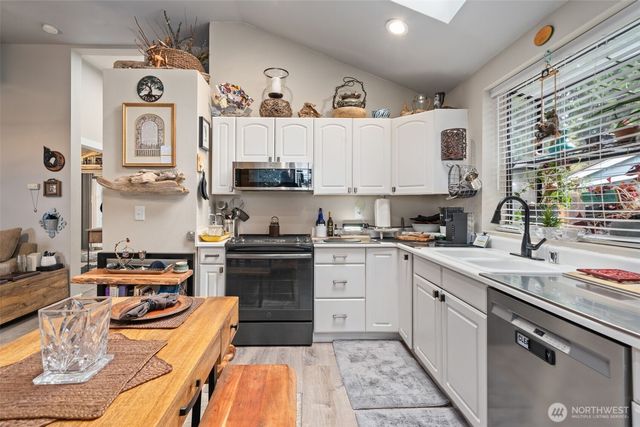 18949 Harris Avenue NE, Suquamish, WA 98392