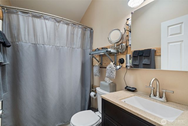 18949 Harris Avenue NE, Suquamish, WA 98392