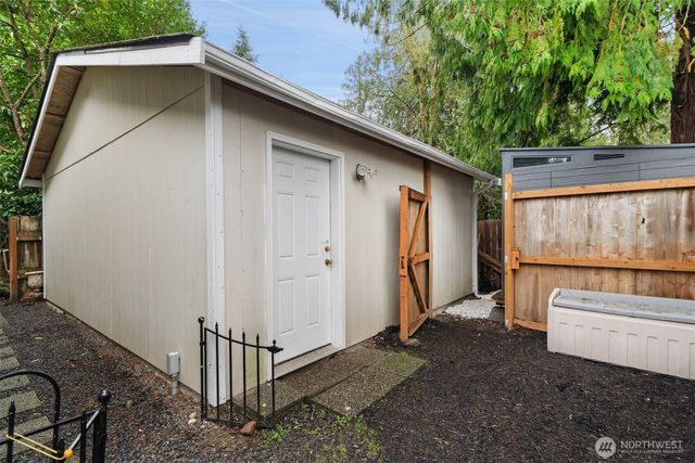 18949 Harris Avenue NE, Suquamish, WA 98392