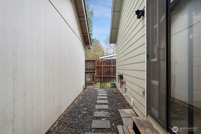 18949 Harris Avenue NE, Suquamish, WA 98392