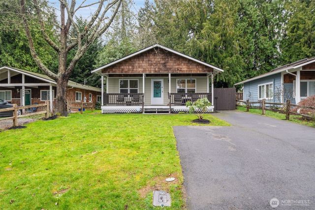 18949 Harris Avenue NE, Suquamish, WA 98392