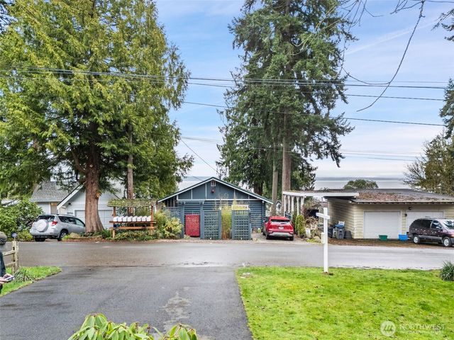 18949 Harris Avenue NE, Suquamish, WA 98392