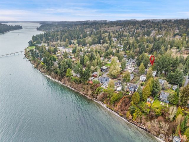 18949 Harris Avenue NE, Suquamish, WA 98392