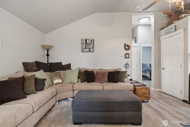 18949 Harris Avenue NE, Suquamish, WA 98392