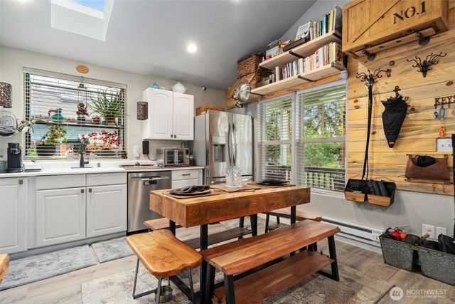 18949 Harris Avenue NE, Suquamish, WA 98392