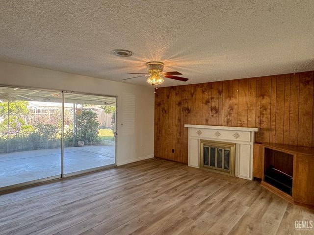 1316 Emery Avenue, Bakersfield, CA 93304