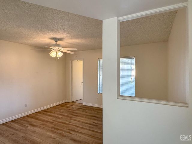 1316 Emery Avenue, Bakersfield, CA 93304