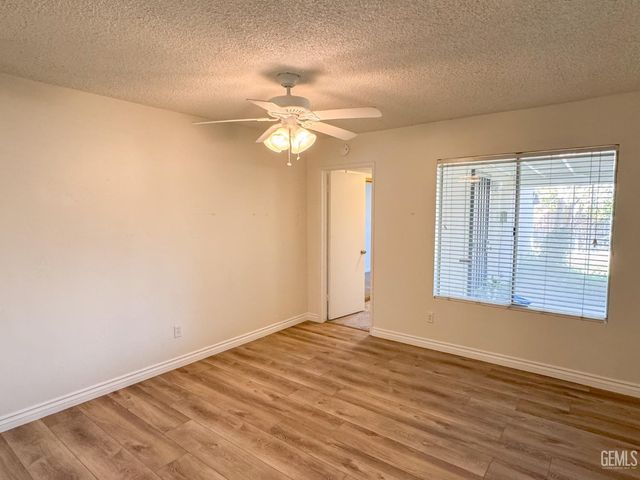 1316 Emery Avenue, Bakersfield, CA 93304