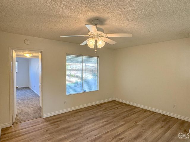 1316 Emery Avenue, Bakersfield, CA 93304