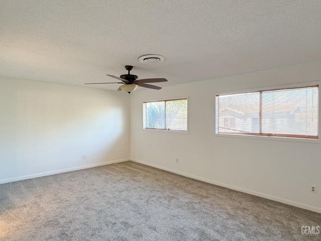 1316 Emery Avenue, Bakersfield, CA 93304