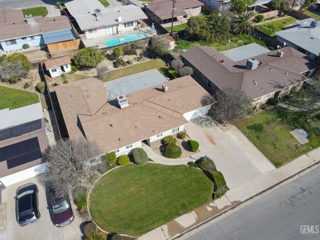 1316 Emery Avenue, Bakersfield, CA 93304