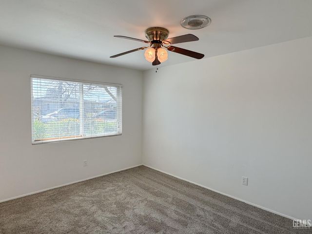 1316 Emery Avenue, Bakersfield, CA 93304