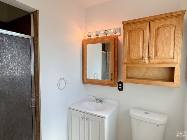 1316 Emery Avenue, Bakersfield, CA 93304