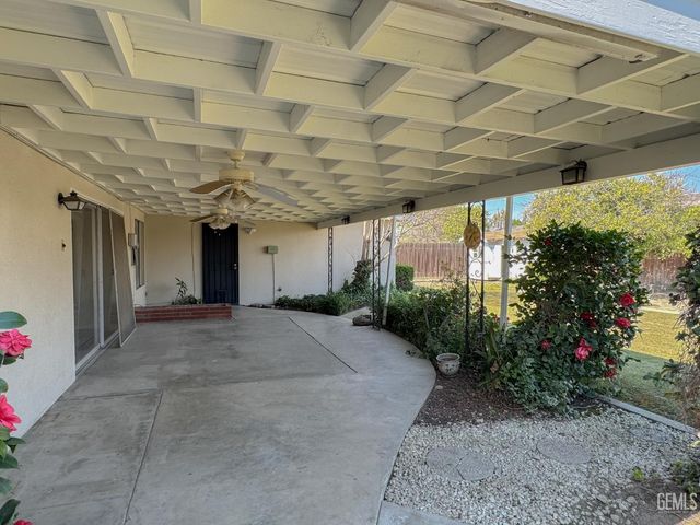 1316 Emery Avenue, Bakersfield, CA 93304