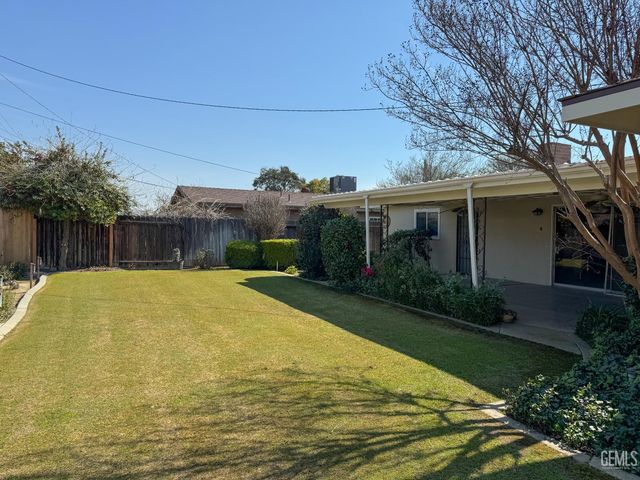 1316 Emery Avenue, Bakersfield, CA 93304