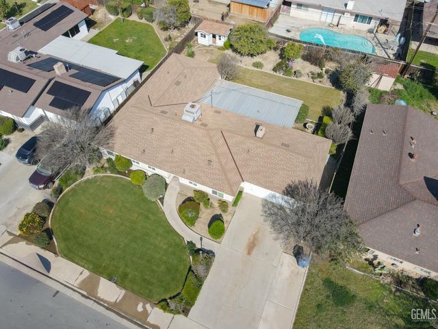 1316 Emery Avenue, Bakersfield, CA 93304