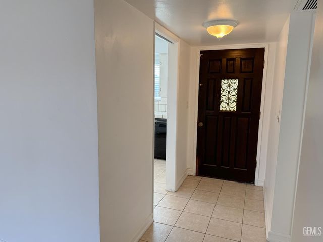 1316 Emery Avenue, Bakersfield, CA 93304