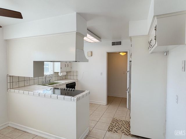 1316 Emery Avenue, Bakersfield, CA 93304