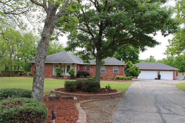 7023 Myall Road, Lone Grove, OK 73443