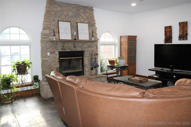 7023 Myall Road, Lone Grove, OK 73443