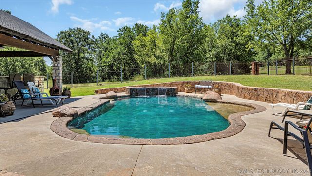 7023 Myall Road, Lone Grove, OK 73443