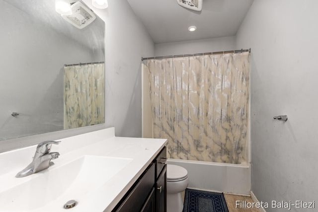 467 Oak View Drive, Middleville, MI 49333