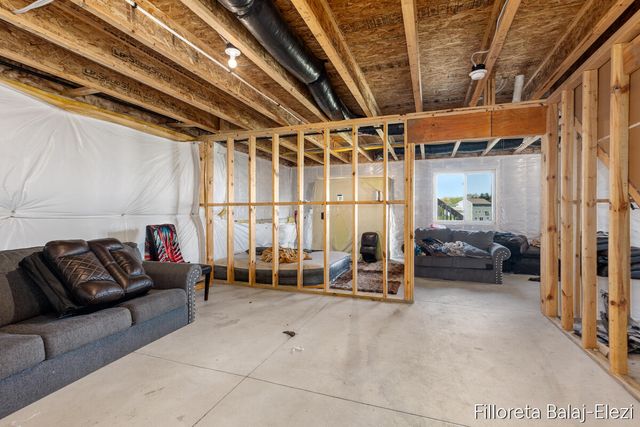 467 Oak View Drive, Middleville, MI 49333