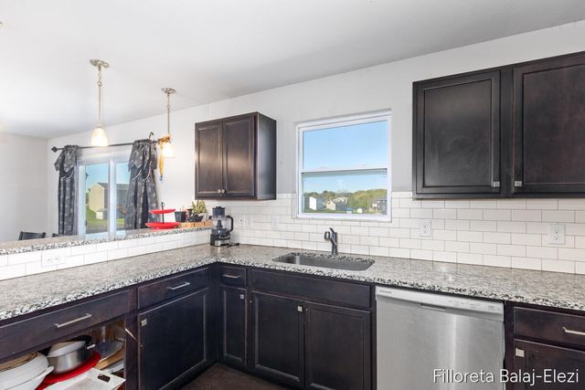 467 Oak View Drive, Middleville, MI 49333