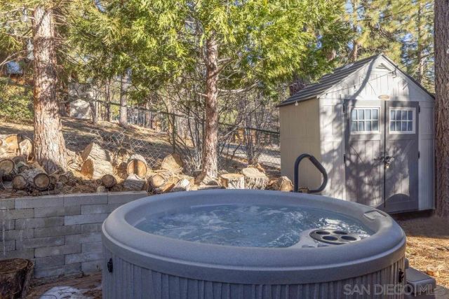 579 Vista Lane, Big Bear Lake, CA 92315