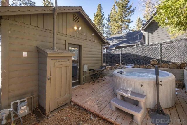 579 Vista Lane, Big Bear Lake, CA 92315