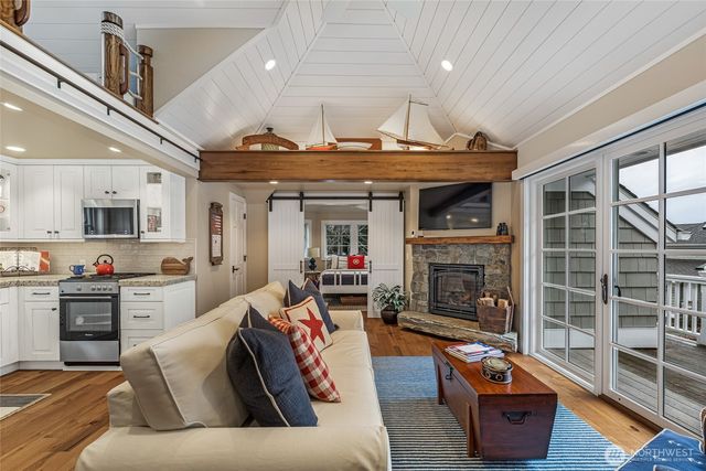 95 Laurel Point Lane, Friday Harbor, WA 98250