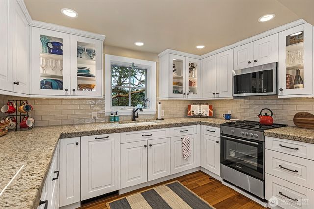95 Laurel Point Lane, Friday Harbor, WA 98250