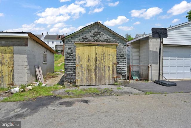 229 VALLEY ST, New Philadelphia, PA 17959