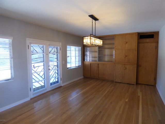 2242 E 8Th Street, Tucson, AZ 85719