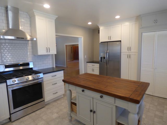 2242 E 8Th Street, Tucson, AZ 85719
