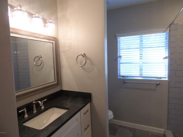 2242 E 8Th Street, Tucson, AZ 85719