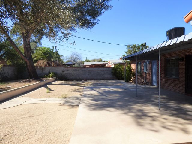 2242 E 8Th Street, Tucson, AZ 85719