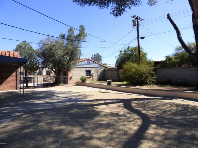 2242 E 8Th Street, Tucson, AZ 85719