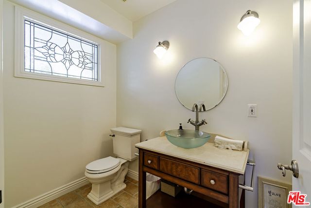 2250 Betty Lane, Beverly Hills, CA 90210