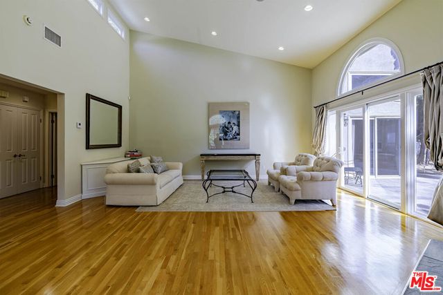 2250 Betty Lane, Beverly Hills, CA 90210